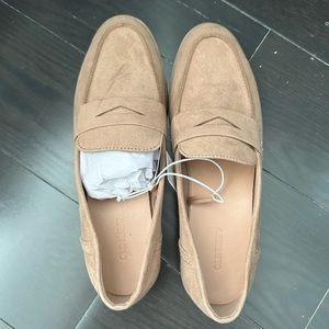 Old navy suede loafers size 8.5 NWT